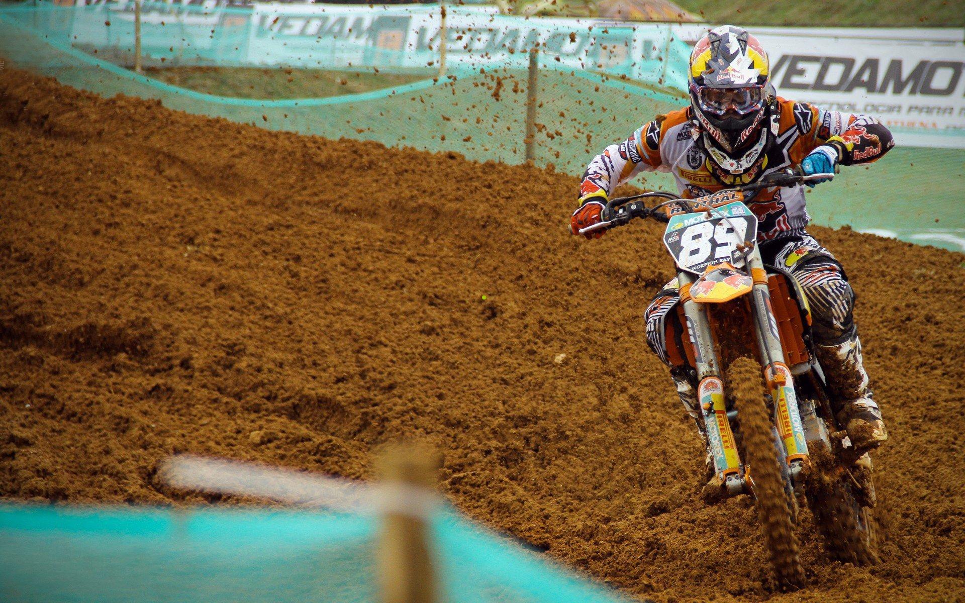 凯恩坦承失误后自我救赎，终场绝杀诠释领袖担当